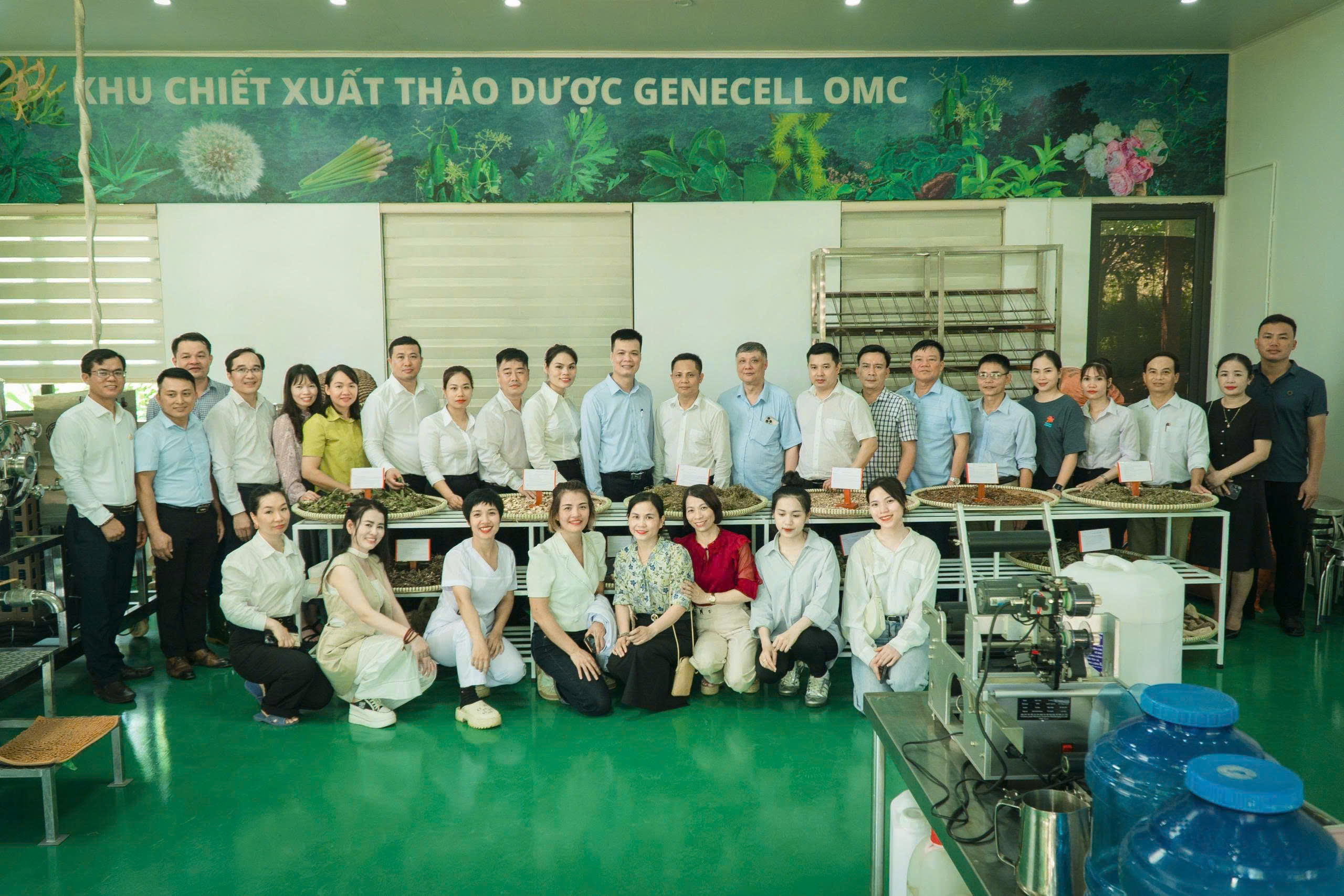 Viện nghiên cứu Y Dược cổ truyền Tuệ Tĩnh và Công ty TNHH SMC ORGANIC GARDEN ký kết hợp tác toàn diện