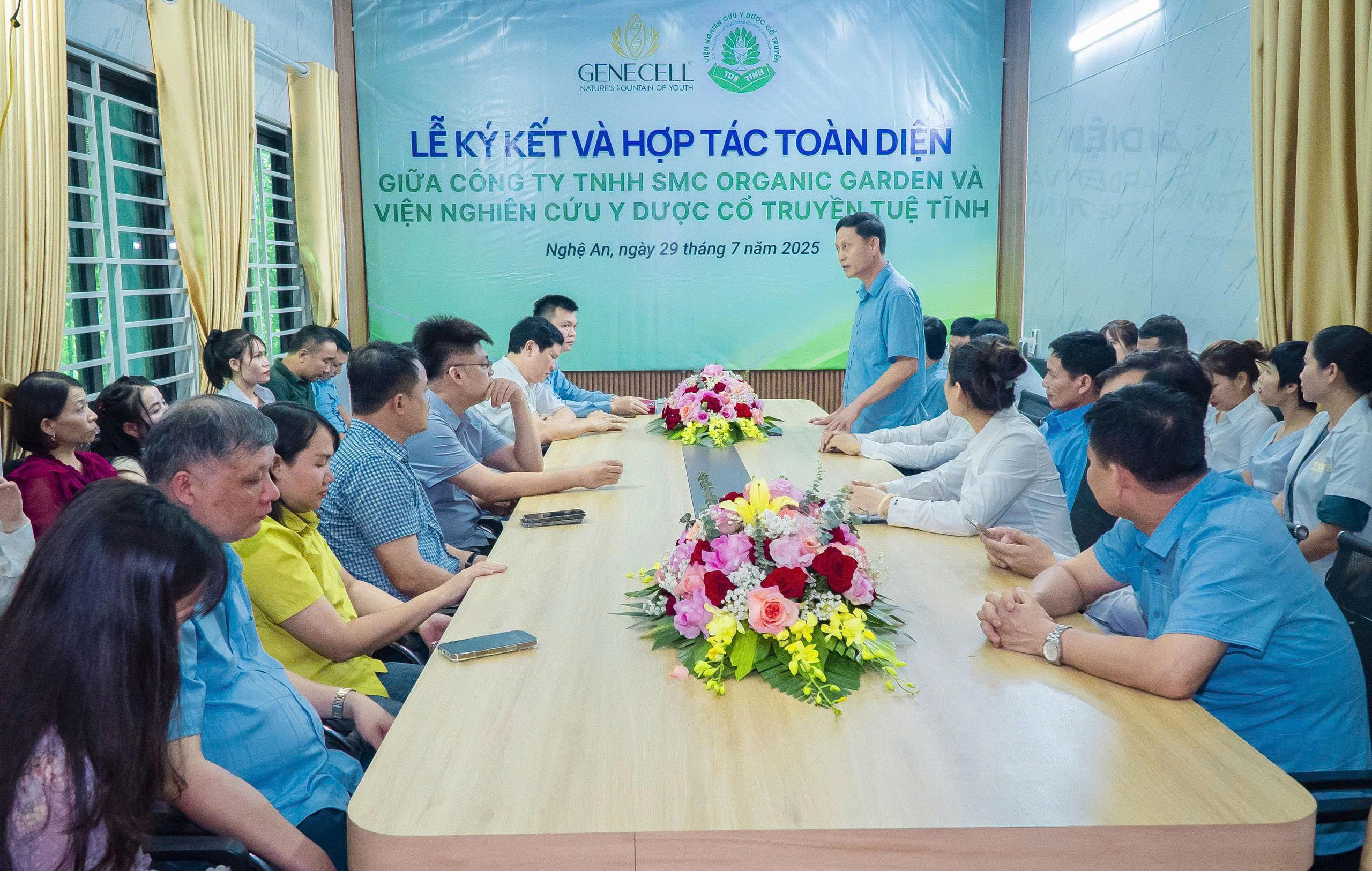 Viện nghiên cứu Y Dược cổ truyền Tuệ Tĩnh và Công ty TNHH SMC ORGANIC GARDEN ký kết hợp tác toàn diện